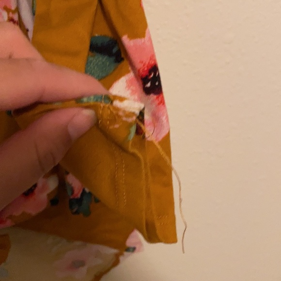 Yellow - Picture 5 of 7